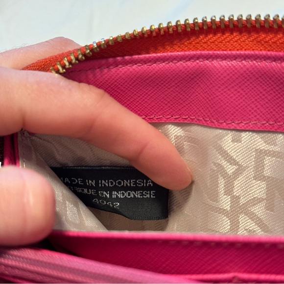 DKNY Summer Spring Wallet Coral - Picture 8 of 10